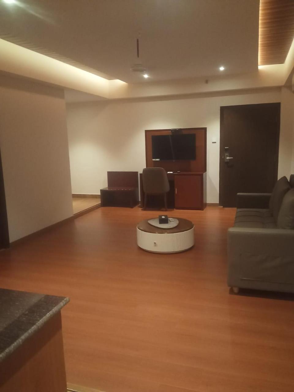Park Avenue Hotel & Apartments Trichy Tiruchirappalli 外观 照片