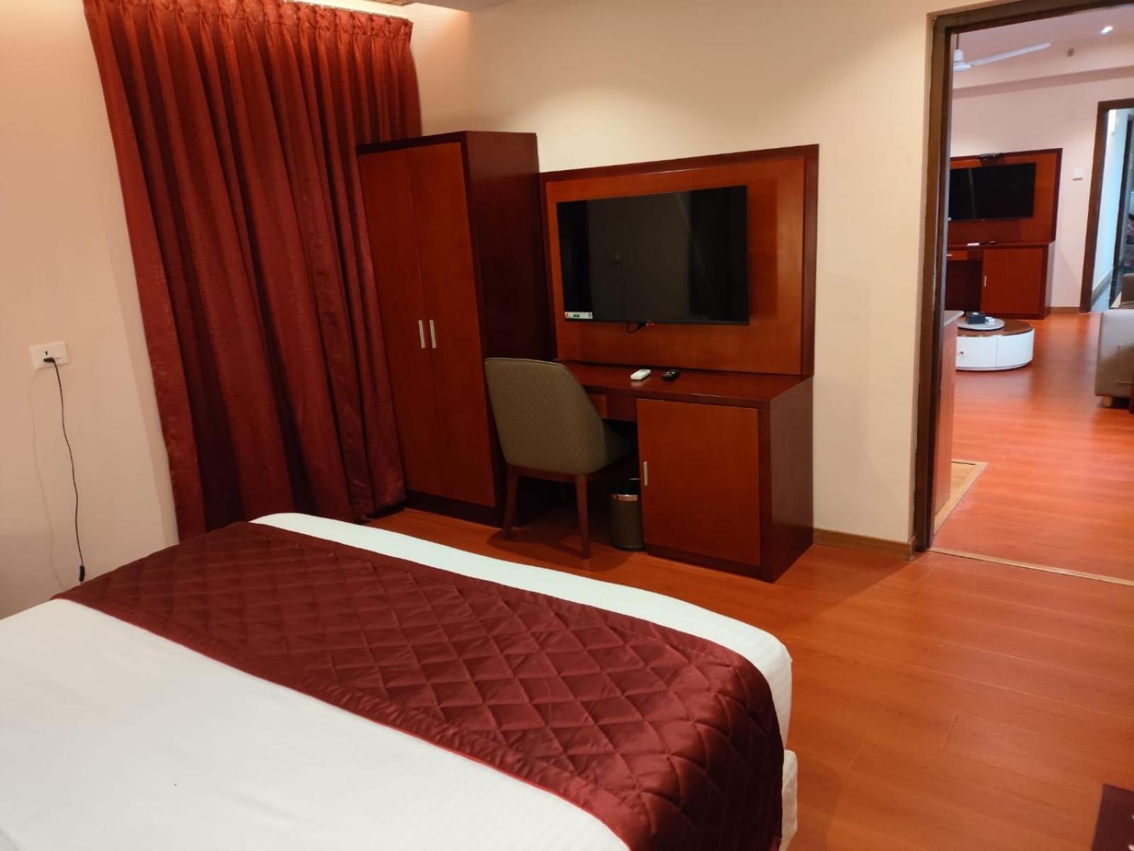 Park Avenue Hotel & Apartments Trichy Tiruchirappalli 外观 照片