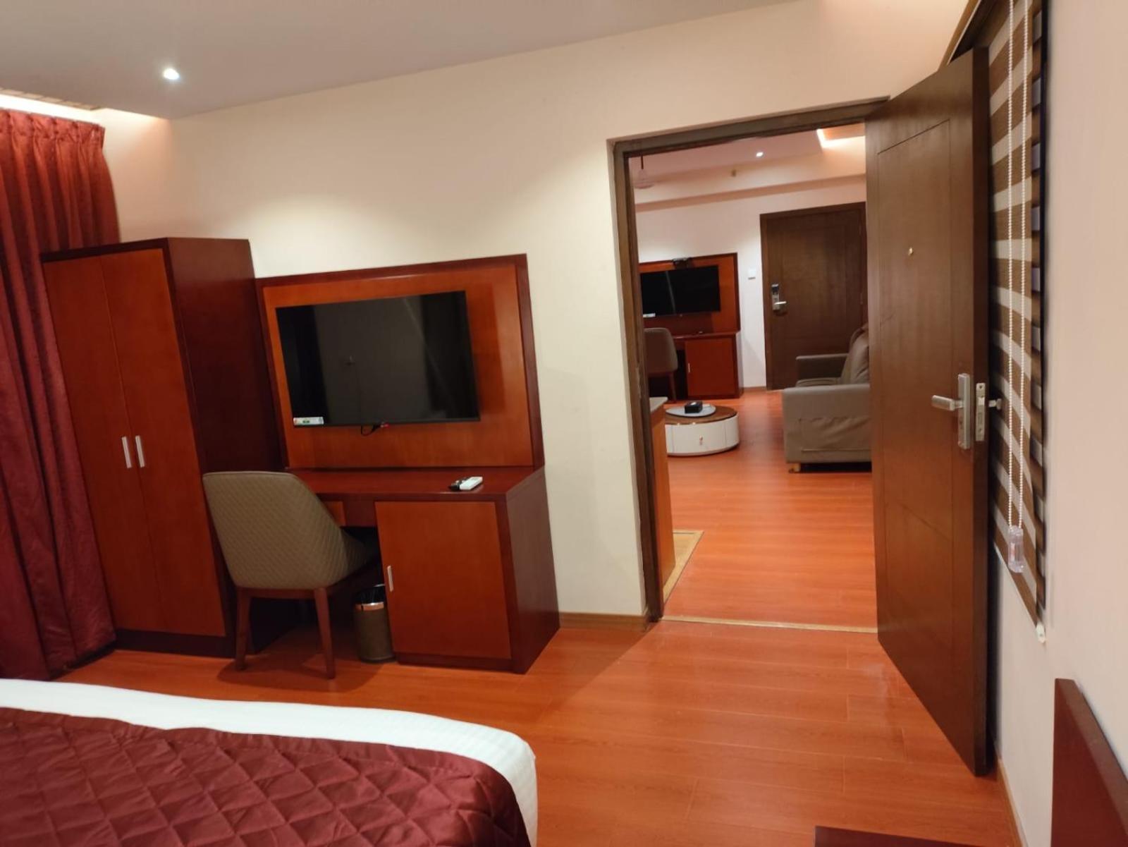 Park Avenue Hotel & Apartments Trichy Tiruchirappalli 外观 照片